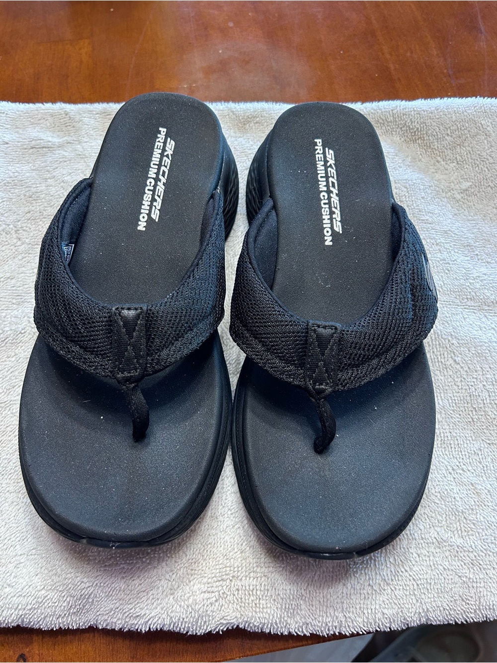 Skechers Black Premium Cushion Women's Flip-Flop Sandals